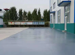 琼中彩色路面喷涂翻新的材料对冬季
